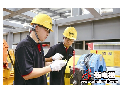 電梯維修職業(yè)技能競賽金獎得主可獲省五一勞動獎?wù)录?萬元獎金