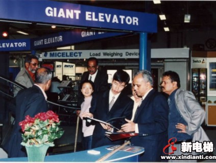 巨龍電梯亮相德國國際電梯展覽會(huì)