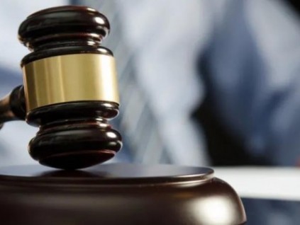 電梯公司竟然敢把未驗收的電梯給甲方用？