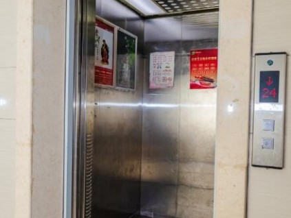 22層墜至13層！長沙市民經(jīng)歷“電梯驚魂”，腿都嚇軟了，此前電梯多次掉層