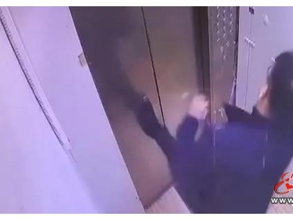 拖欠物業(yè)費致電梯卡被停用，劉某一怒之下方水淹電梯....被判刑一年