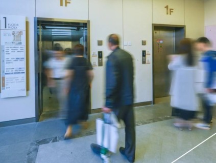 提供醫(yī)療便捷 保障乘運(yùn)暢行 | 巨龍電梯南潯區(qū)中醫(yī)院項(xiàng)目