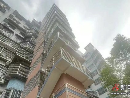 廣州荔灣區(qū)某小區(qū)加裝的一部電梯出現(xiàn)樁基下沉、外墻開裂 已經(jīng)停運3年