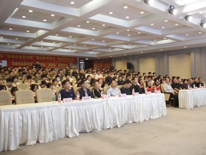 電梯安全進校園，共筑平安成長路 | 遼寧省多部門聯(lián)合開展電梯安全宣傳活動